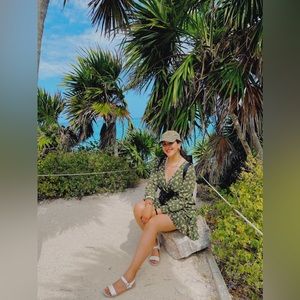 Meet your Posher, Cynthia